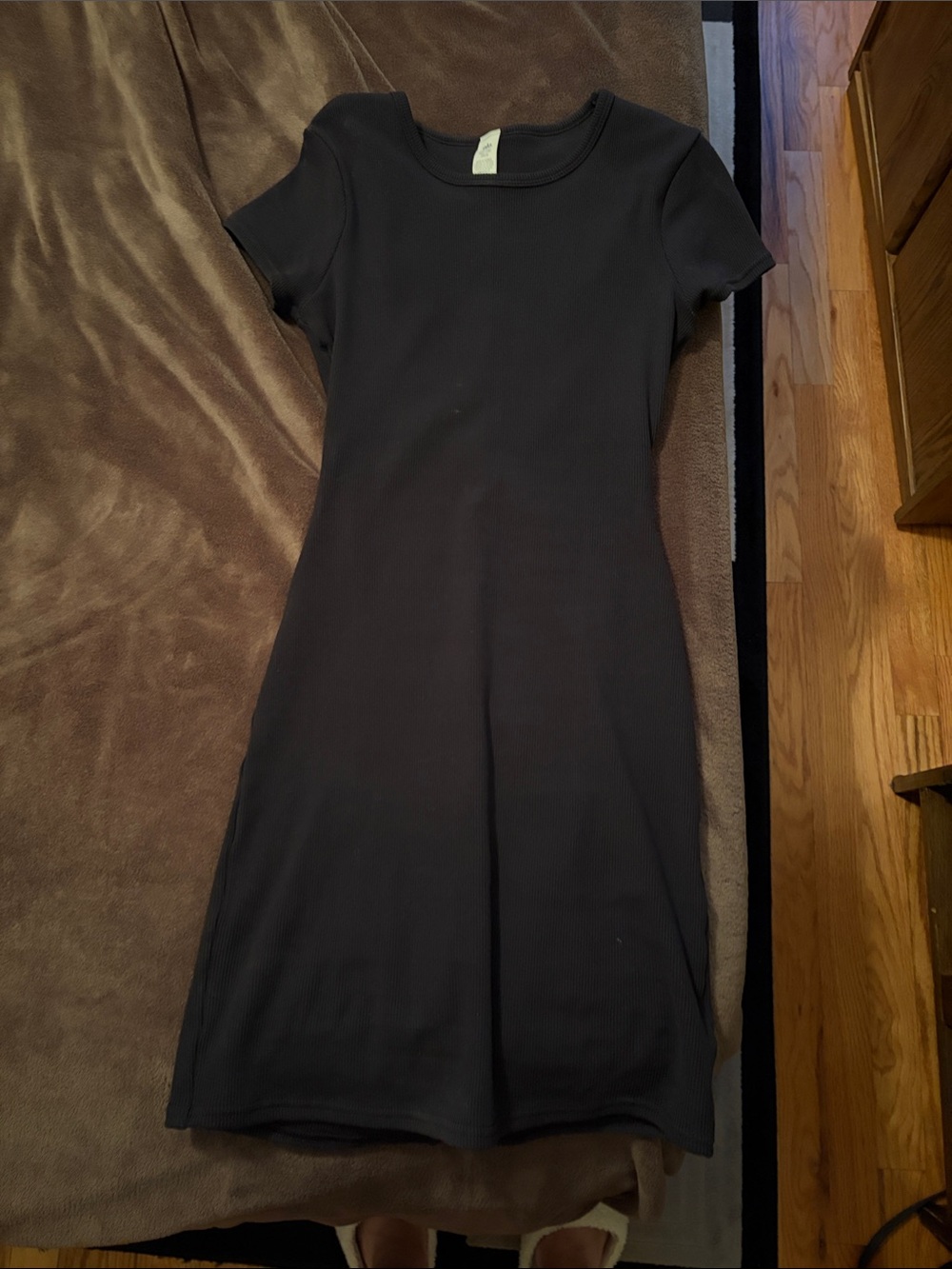 Alo Goddess Ribbed Short Sleeve Dress